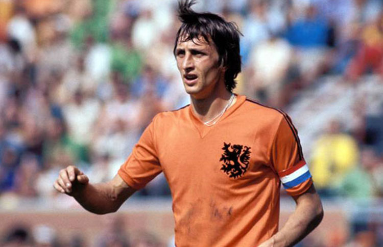 Retrofútbol: El Gráfico, 1977, retrata al gran Johan Cruyff